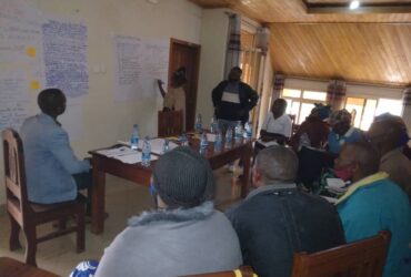 FORMATION DES AFFICHES MURALES AUX LIEUX PUBLIC PAR LES MONITEURS